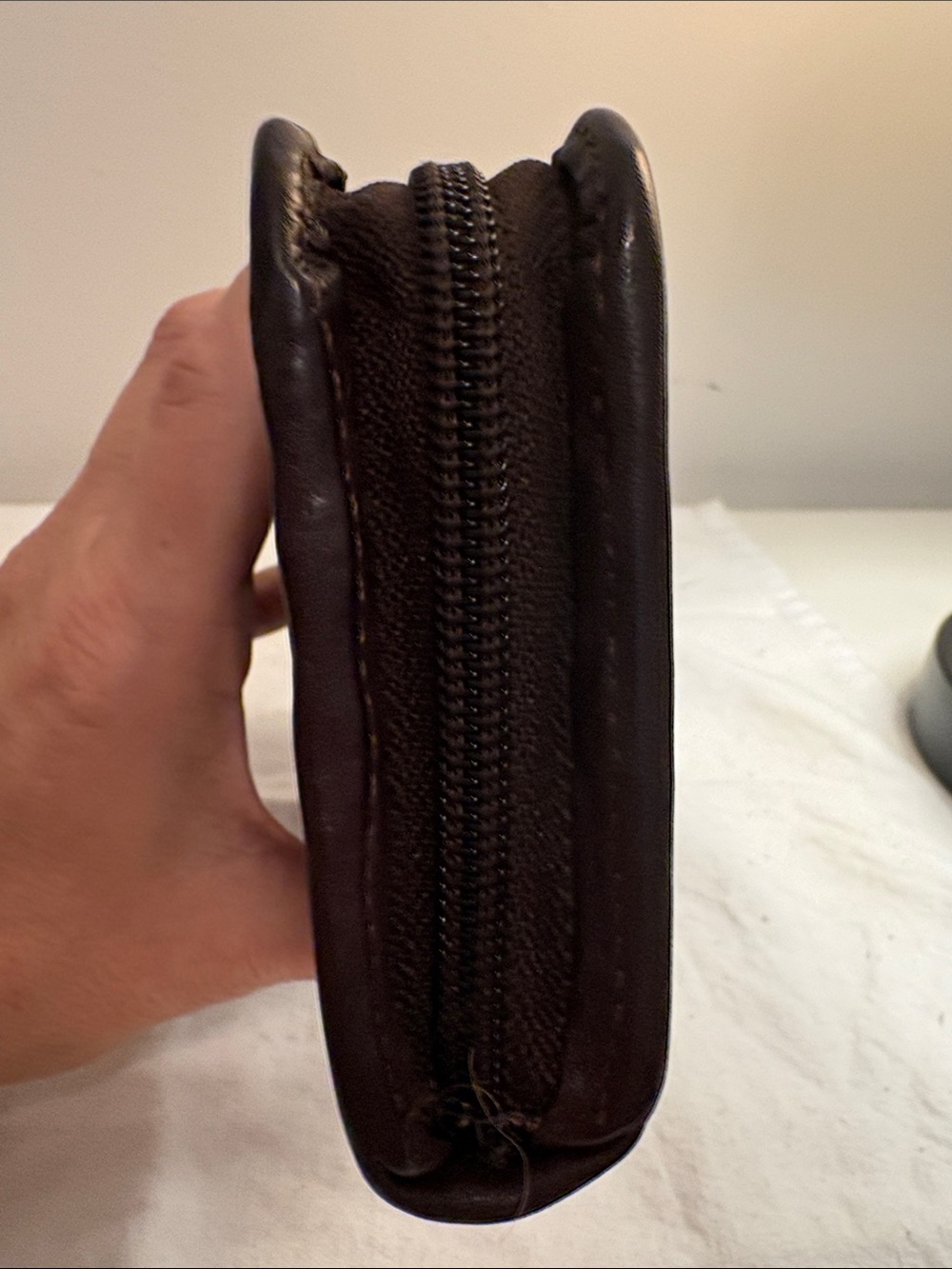 Brown Handcrafted Leather Zip Wallet, made in Bolivia - Picture 11 of 12